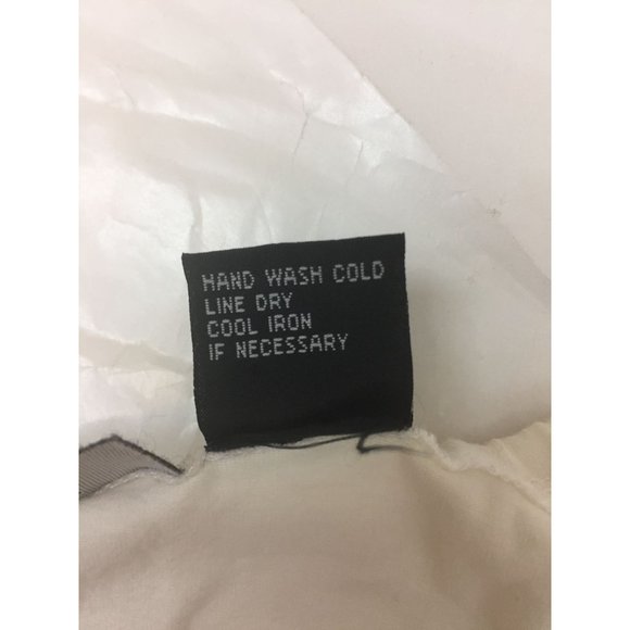 R Q T Petite Womens Top Size PXL White 3/4 Sleeves Embroidery - Picture 10 of 12